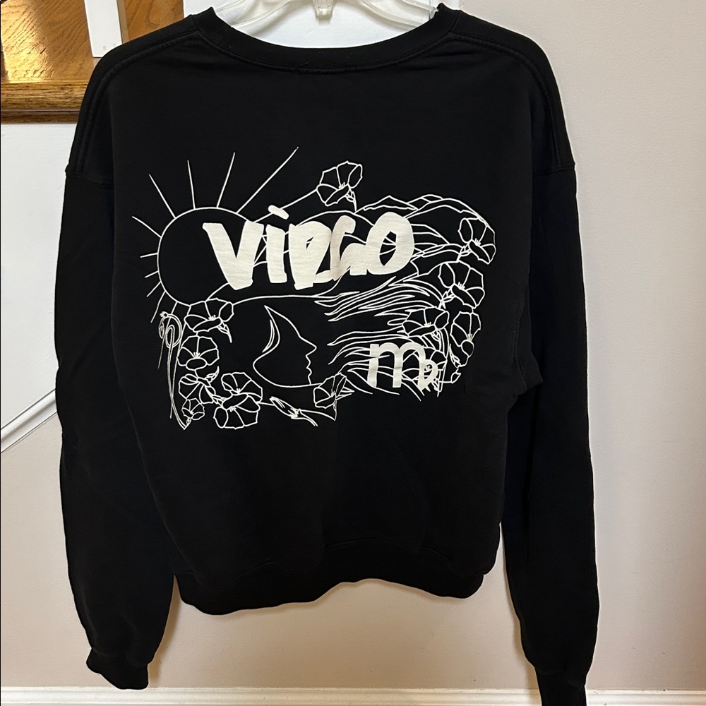Good American Women’s Virgo Zodiac Boyfriend Crewneck Black Sweater